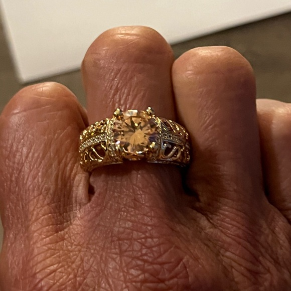 BLING ring and earrings set. Gorgeous deep yellow stone. Size 6.5 - Picture 2 of 6